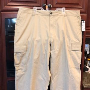 Men’s Chaps Cargo Khakis Pants 46 x 32 New